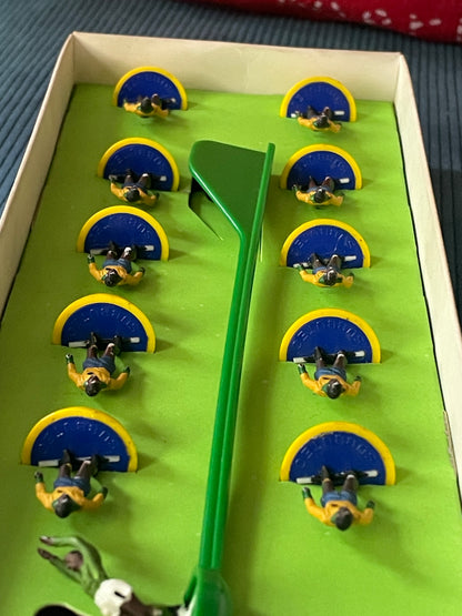 Vintage Subbuteo Brazil Table Soccer Team – OO Scale Players in Original Box (c.1960s–70s)