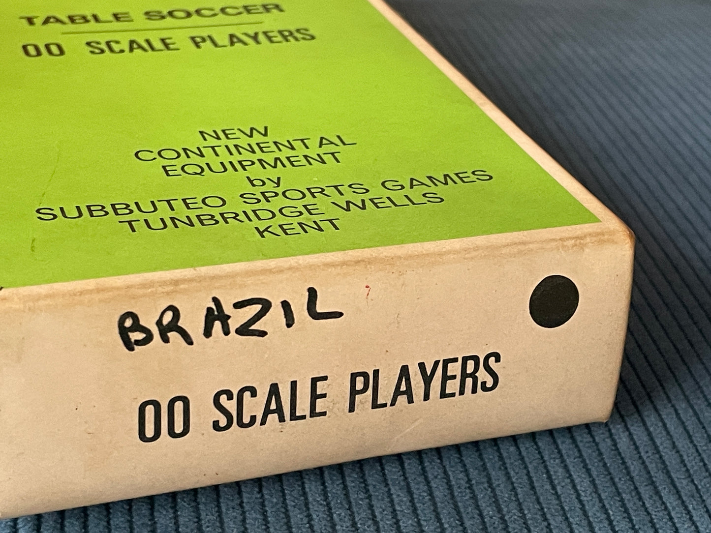Vintage Subbuteo Brazil Table Soccer Team – OO Scale Players in Original Box (c.1960s–70s)