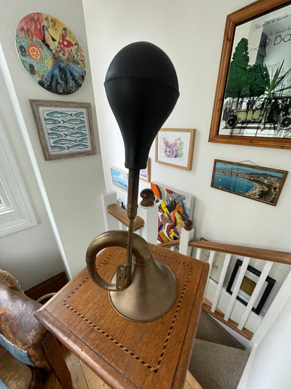 Antique Brass Motor Car Bulb Horn – Early 20th Century Vehicle Horn with Rubber Bulb (c.1920s)
