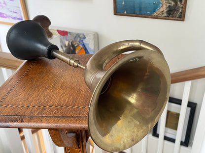 Antique Brass Motor Car Bulb Horn – Early 20th Century Vehicle Horn with Rubber Bulb (c.1920s)