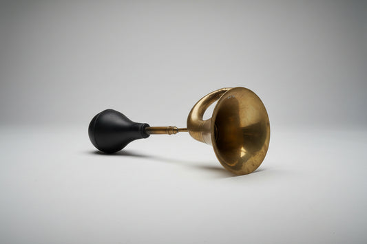 Antique Brass Motor Car Bulb Horn – Early 20th Century Vehicle Horn with Rubber Bulb (c.1920s)