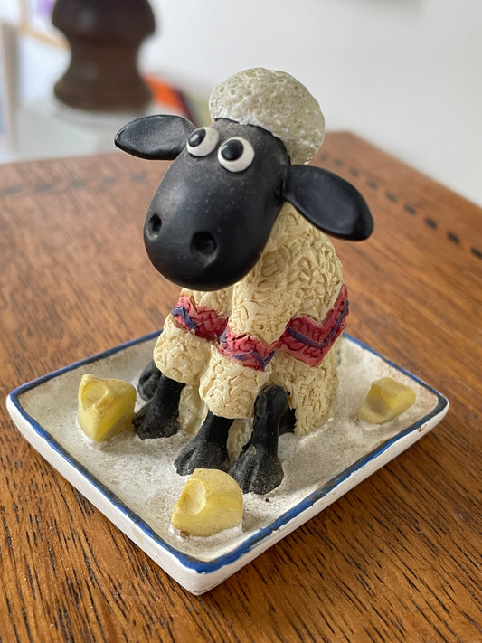 Shaun the Sheep Figurine – Wallace & Gromit Licensed Character Ornament (c.1989) – 7cm