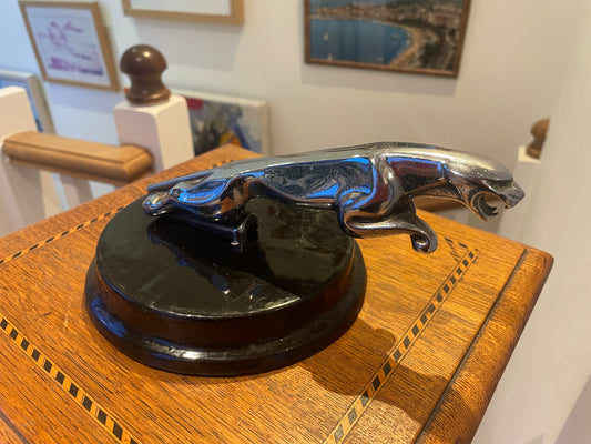 Early Jaguar Bonnet Mascot – Wilmot Breeden Leaping Cat Chrome Emblem (7/10091/1)