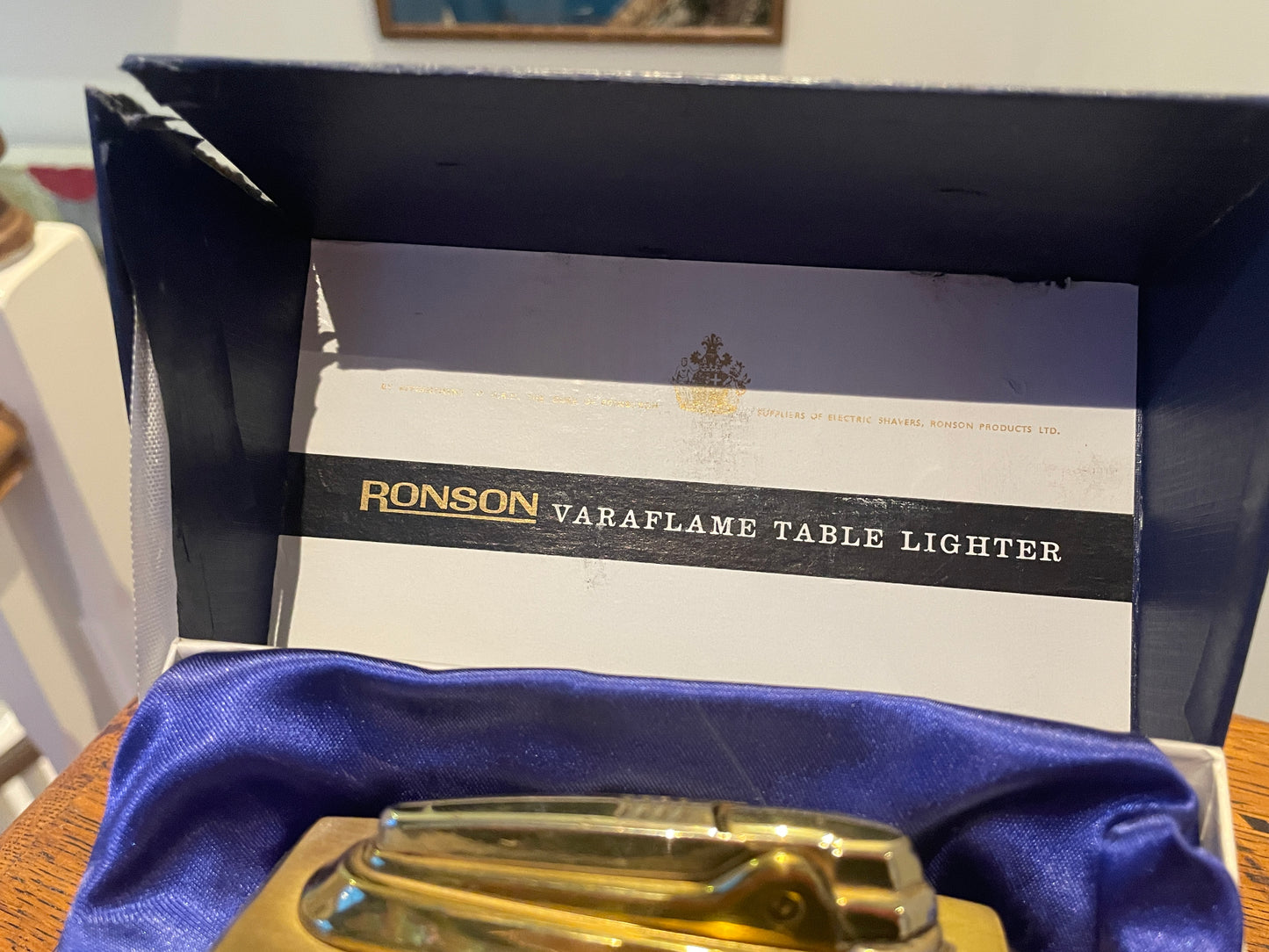 Vintage Ronson Varaflame Table Lighter – Gold Tone Mid Century Desk Lighter with Box (c.1960s)