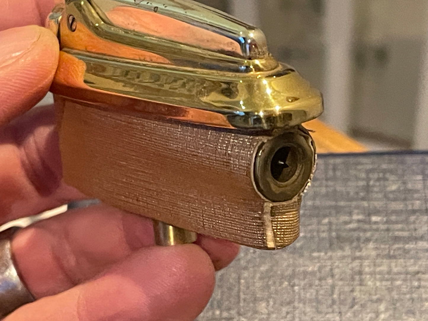 Vintage Ronson Varaflame Table Lighter – Gold Tone Mid Century Desk Lighter with Box (c.1960s)