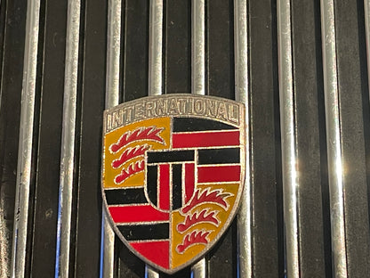 Vintage Jaguar Musical Decanter – Royal London Chrome Grille Barware with Leaping Jaguar Lid (1968)