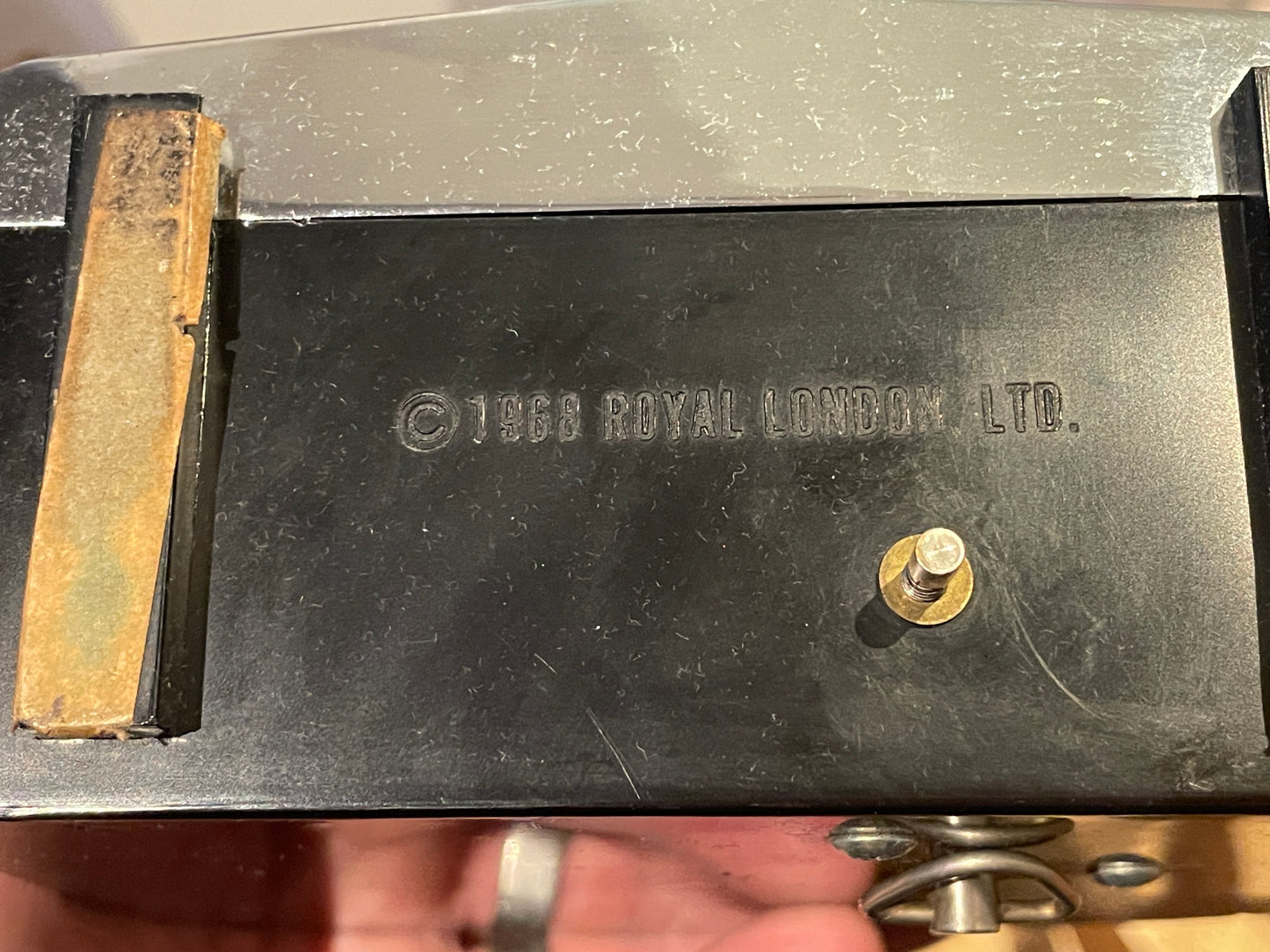 Vintage Jaguar Musical Decanter – Royal London Chrome Grille Barware with Leaping Jaguar Lid (1968)