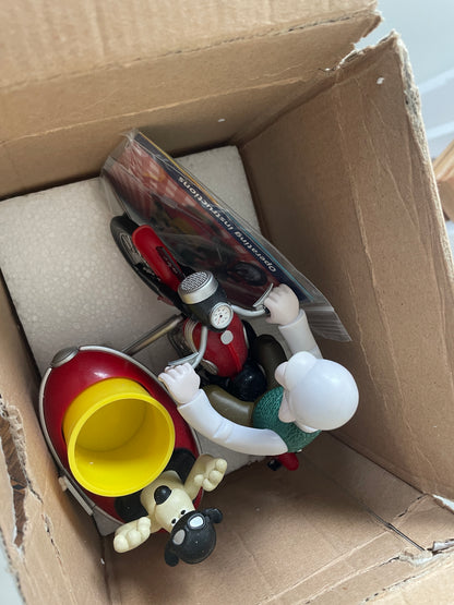 Vintage Wallace and Gromit Rapide-O-Matic Preserves Dispenser – Kingsmill Advertising Figure with Instructions
