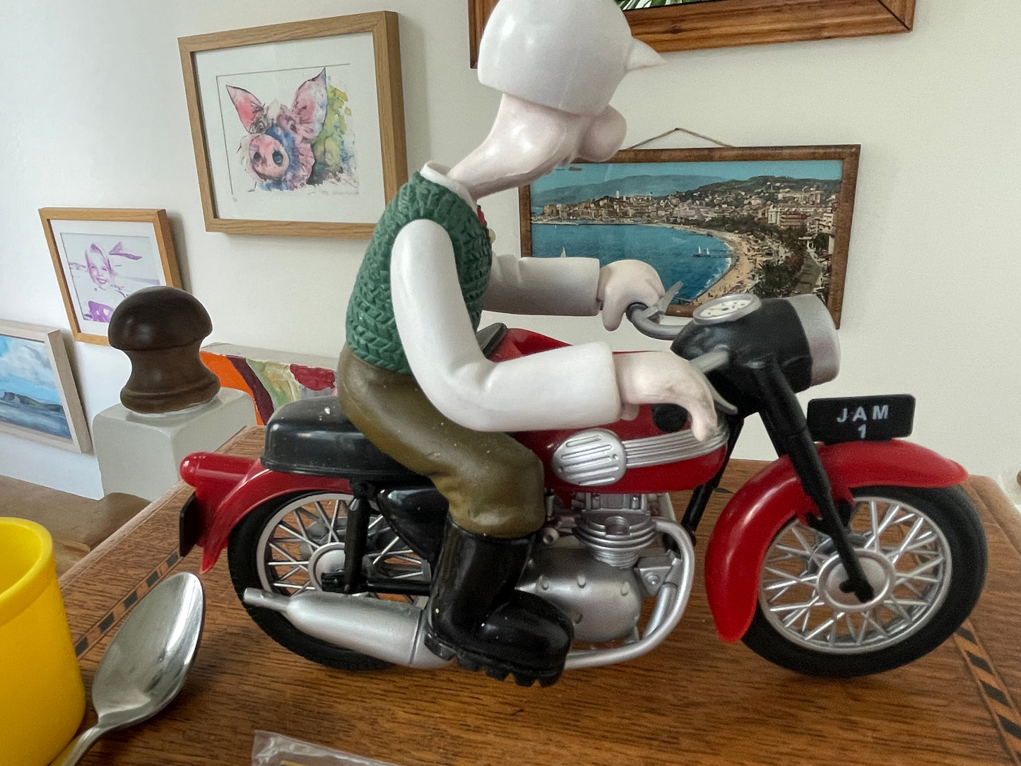 Vintage Wallace and Gromit Rapide-O-Matic Preserves Dispenser – Kingsmill Advertising Figure with Instructions