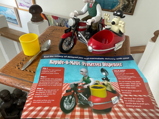 Vintage Wallace and Gromit Rapide-O-Matic Preserves Dispenser – Kingsmill Advertising Figure with Instructions