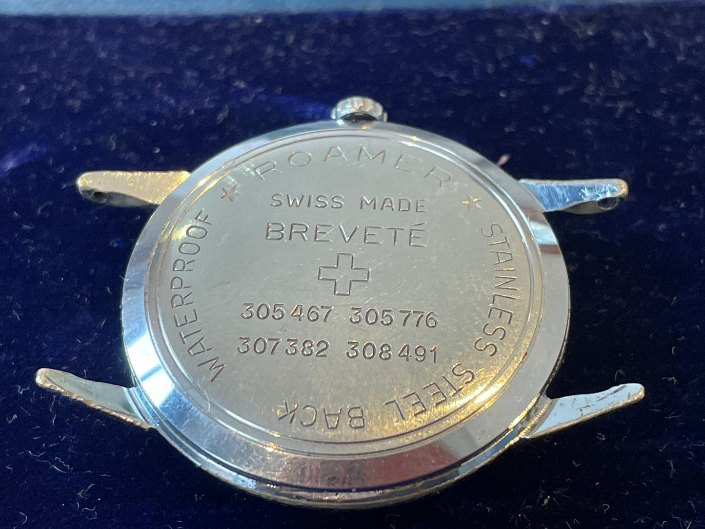 Antique working Roamer Swiss Made 17 Jewel Wristwatch – Incabloc Stainless Steel Back (c.1950s)