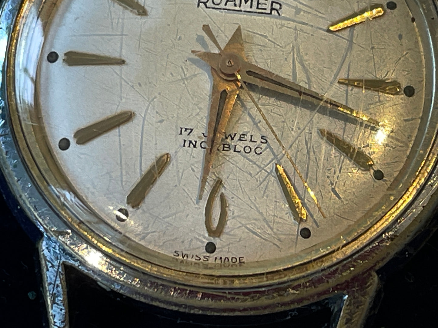 Antique working Roamer Swiss Made 17 Jewel Wristwatch – Incabloc Stainless Steel Back (c.1950s)