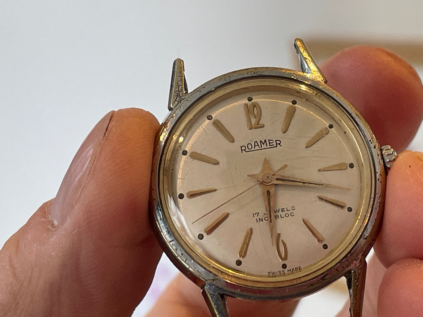 Antique working Roamer Swiss Made 17 Jewel Wristwatch – Incabloc Stainless Steel Back (c.1950s)