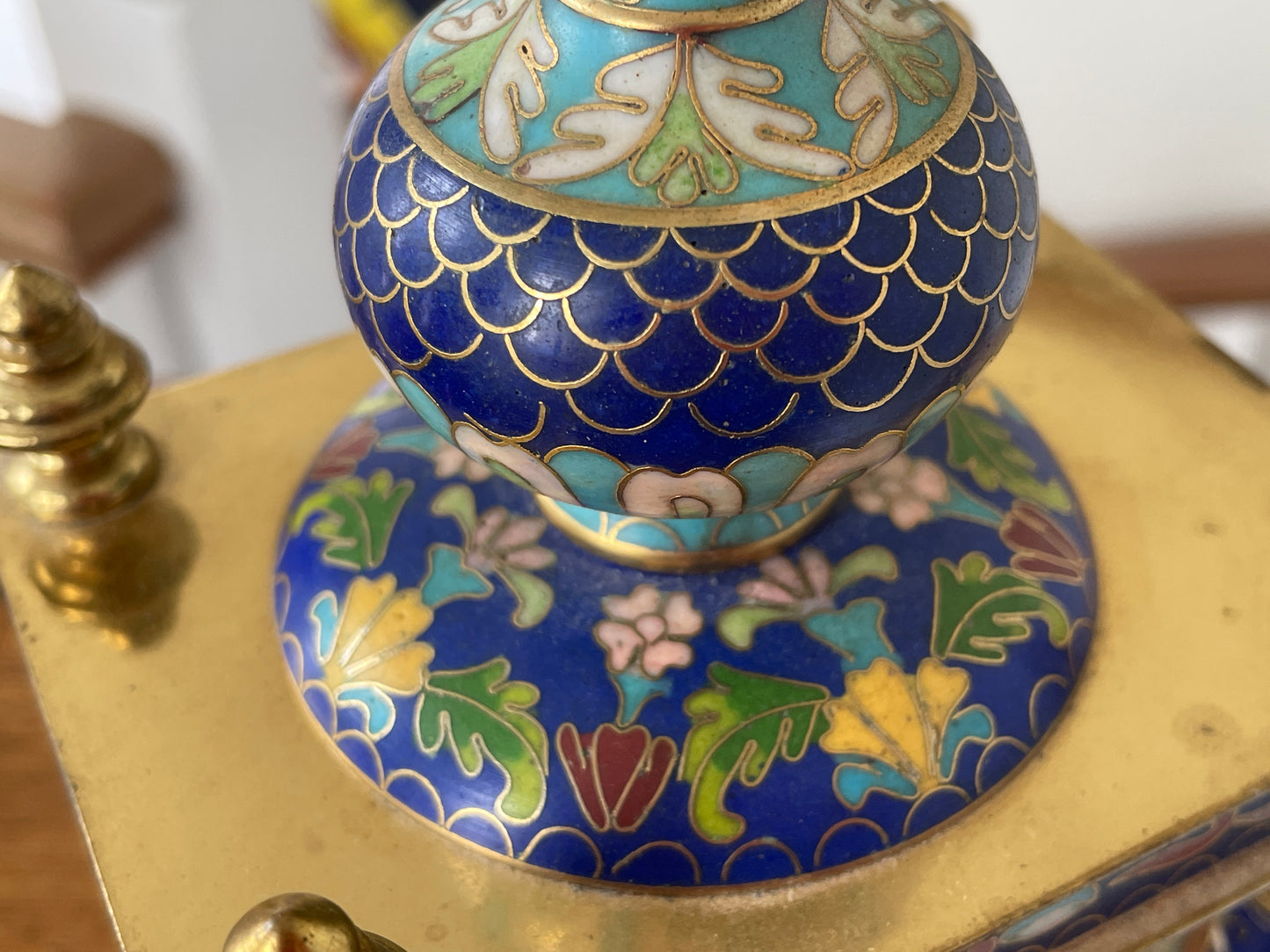 Antique Style Cloisonné Effect Brass and Resin Mantel Clock – Chinese Decorative Temple Form Case (c.1980–1990)