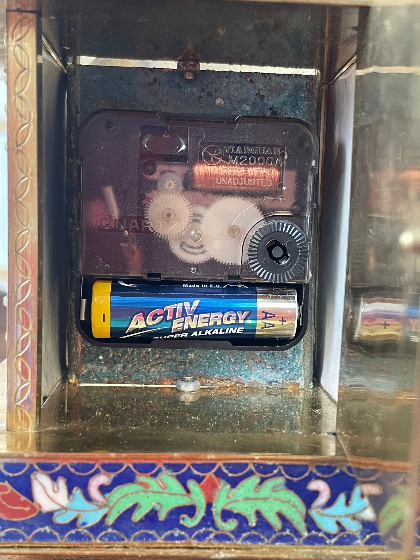 Antique Style Cloisonné Effect Brass and Resin Mantel Clock – Chinese Decorative Temple Form Case (c.1980–1990)