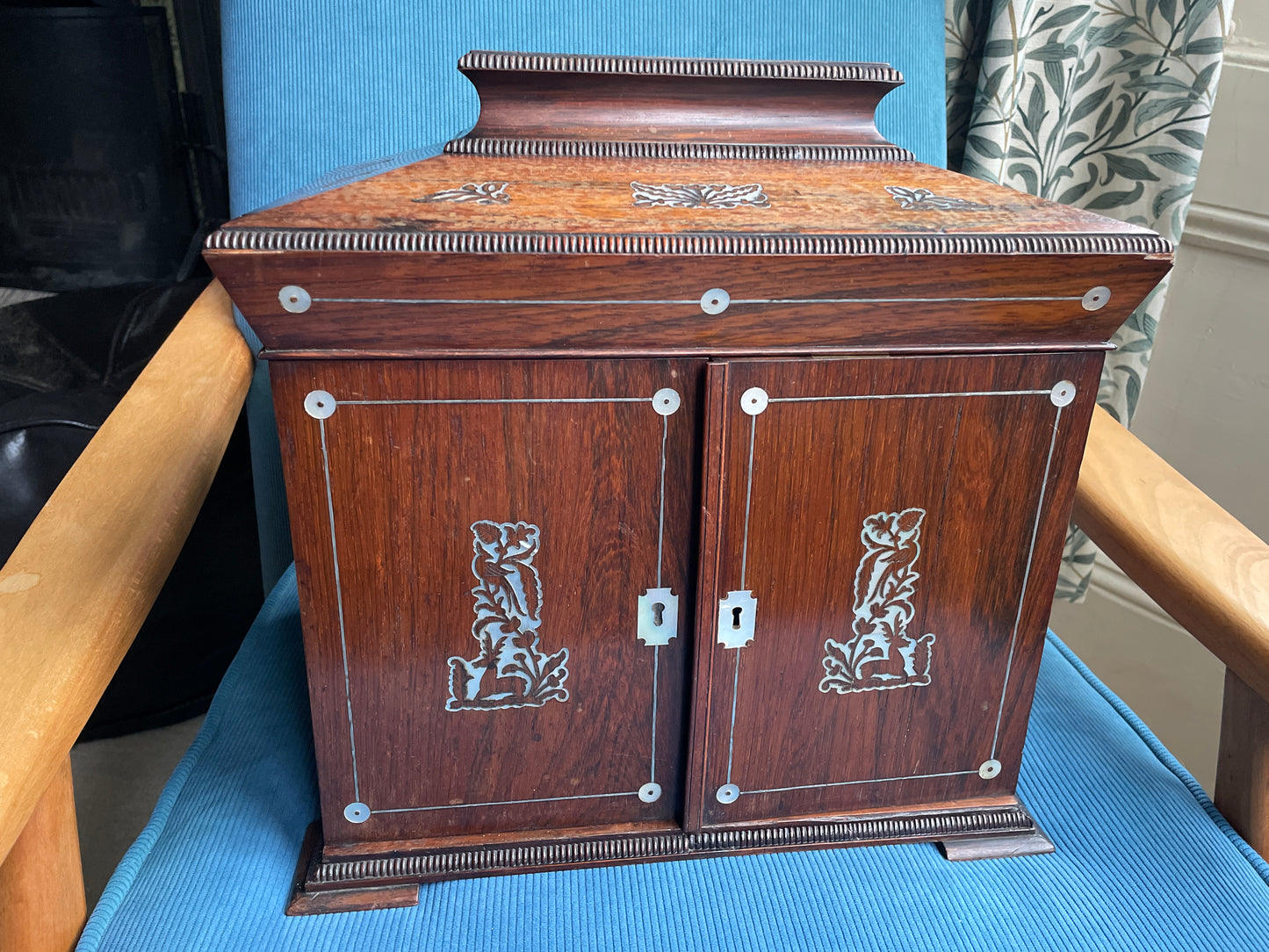 Antique Victorian Rosewood and Mother of Pearl Inlaid Writing Cabinet – Rising Caddy Top with Fitted Interior (c.1870)