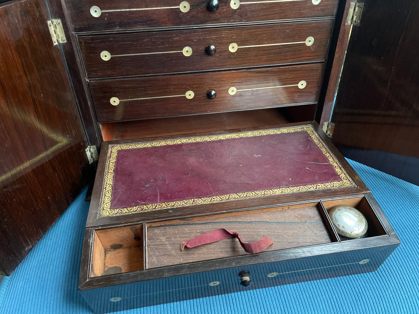 Antique Victorian Rosewood and Mother of Pearl Inlaid Writing Cabinet – Rising Caddy Top with Fitted Interior (c.1870)