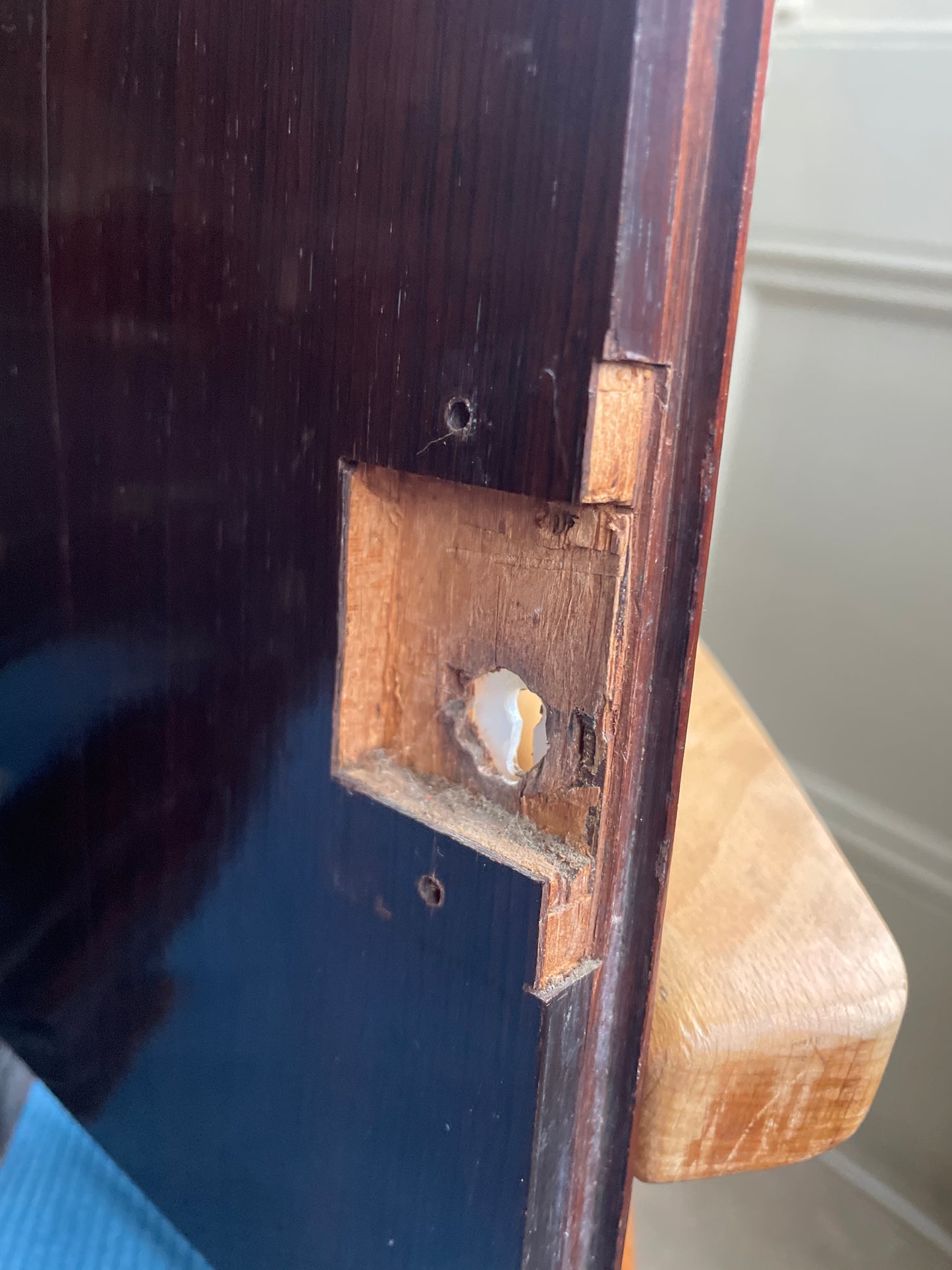 Antique Victorian Rosewood and Mother of Pearl Inlaid Writing Cabinet – Rising Caddy Top with Fitted Interior (c.1870)