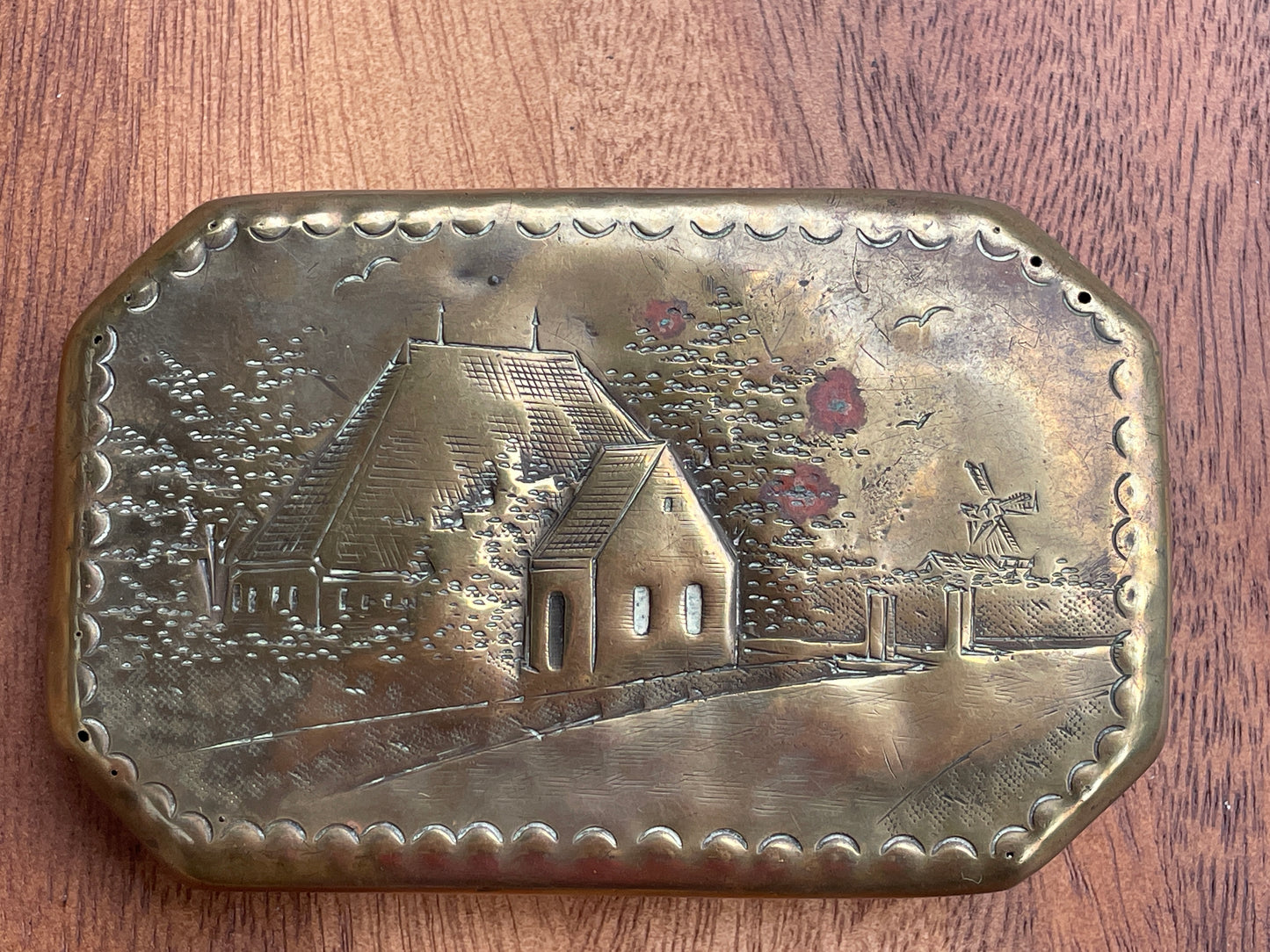 Friesche Koper Kunst embossed brass/copper hinged tobacco tin - Frisian copper art 10.5cm wide