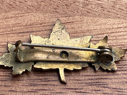 Vintage brass Canada maple leaf pin badge 3.5cm wide