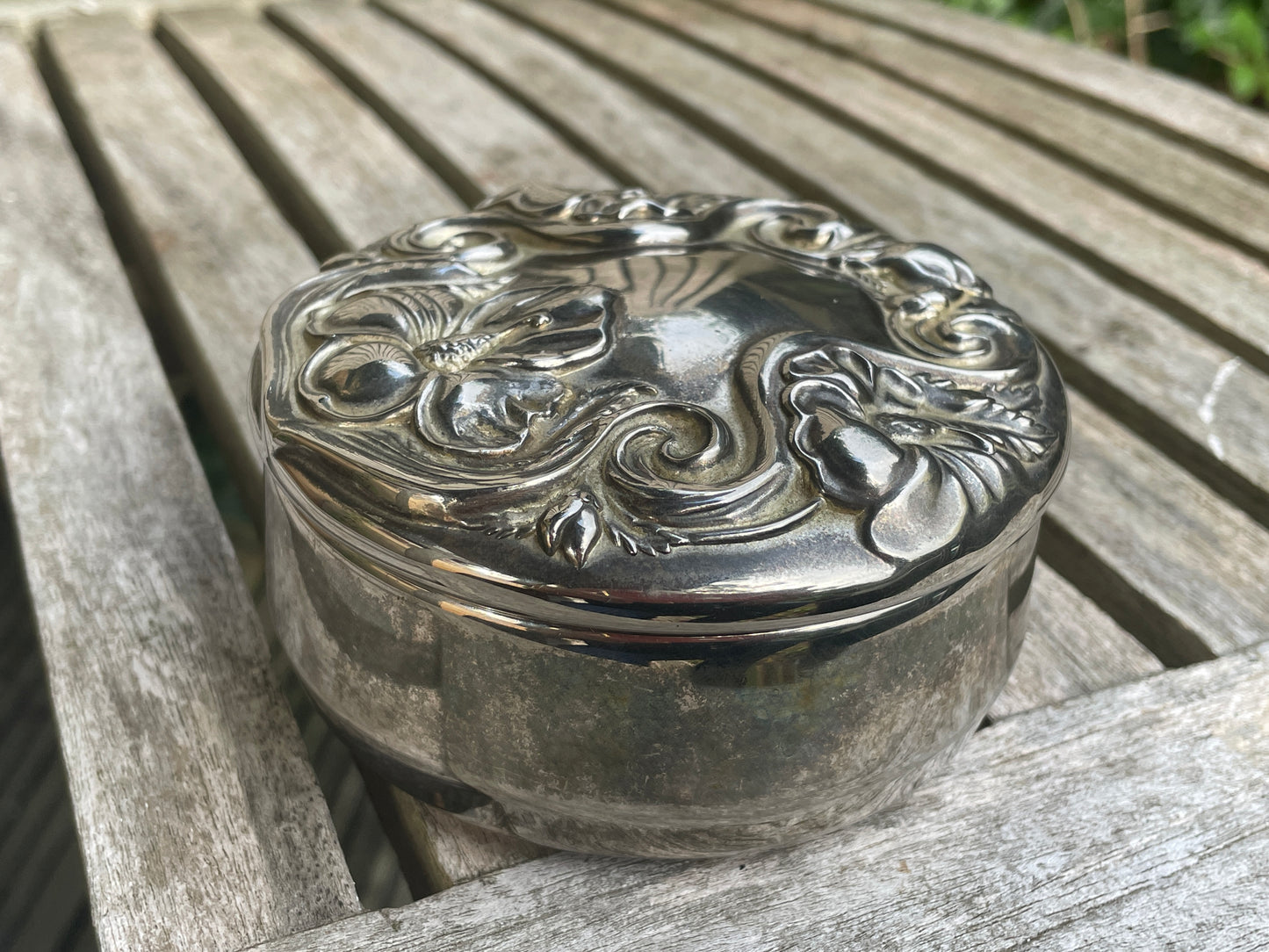 Silver trinket box-floral embossed jewellery casket 10cm diameter  602g