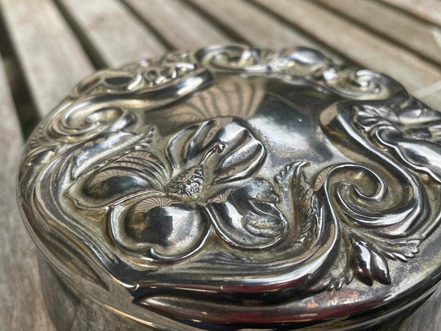 Silver trinket box-floral embossed jewellery casket 10cm diameter  602g