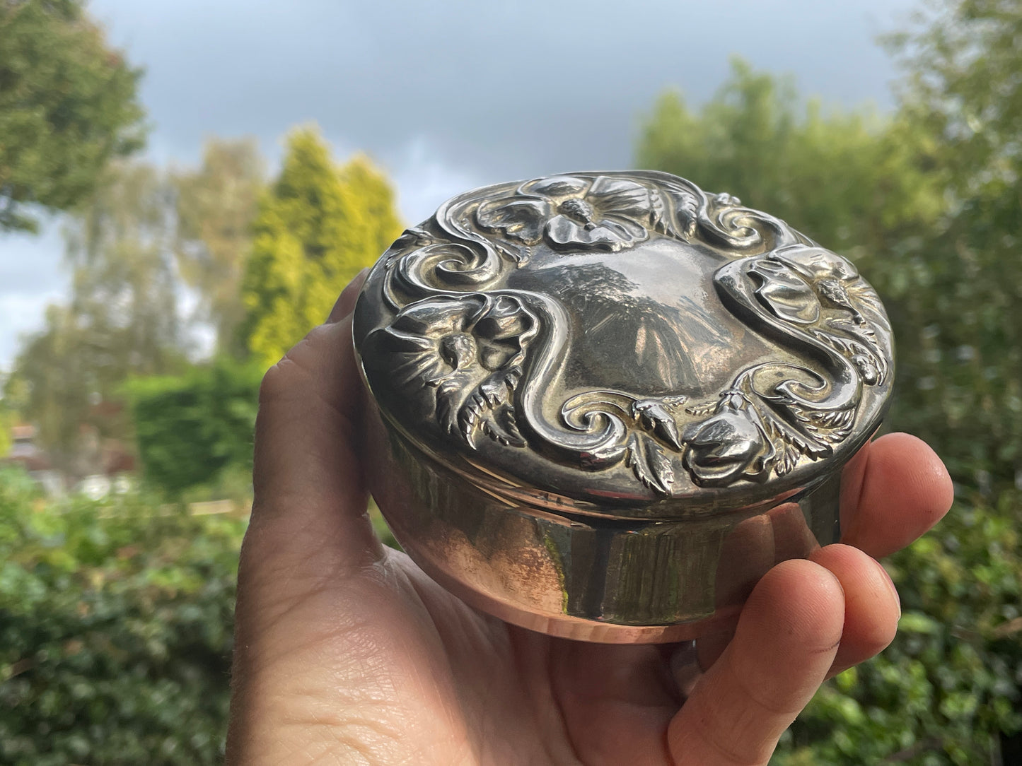 Silver trinket box-floral embossed jewellery casket 10cm diameter  602g