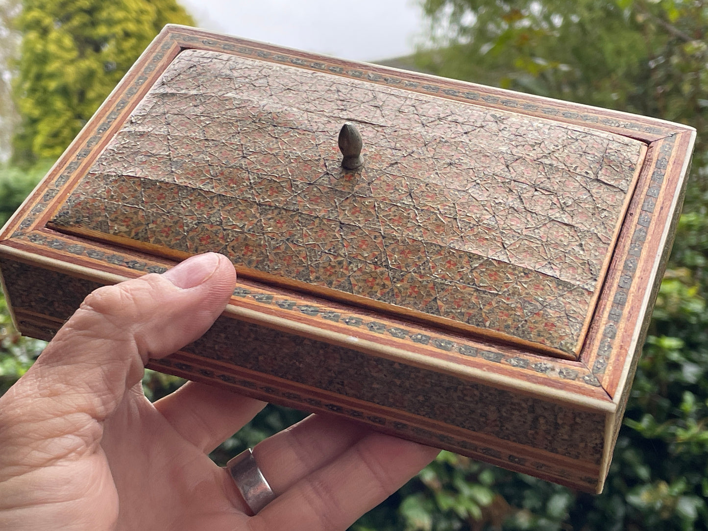 Anglo Indian Sadeli jewellery box 1920's with ruched velvet interior 17cm wide