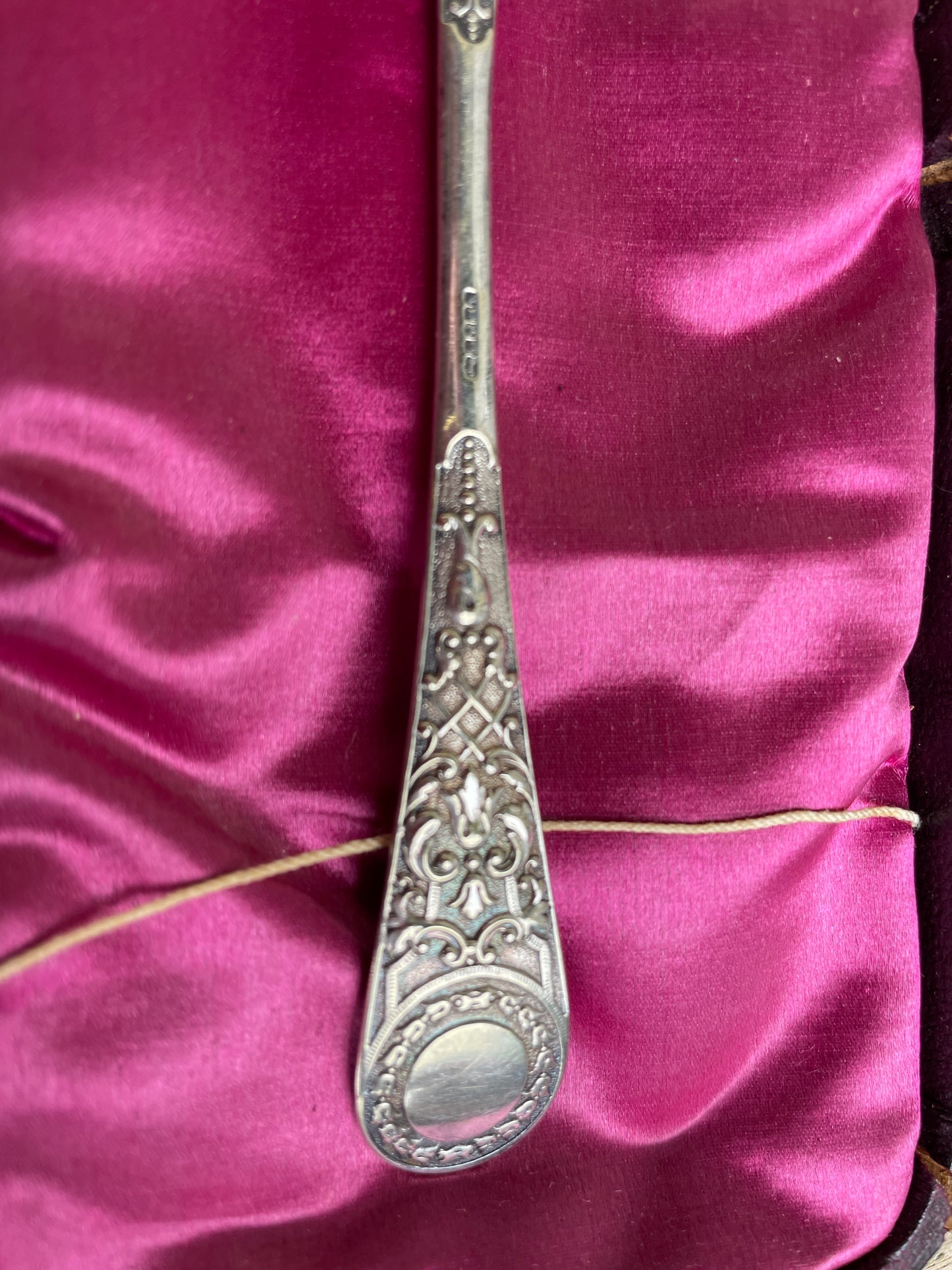 Pair of 925 silver hallmarked berry spoons in original velvet lined case c1910