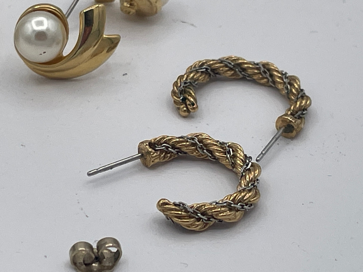 Vintage High-End Costume Jewellery Earrings Collection – Gold Tone Faux Pearl Rope Hoop Stud Earrings