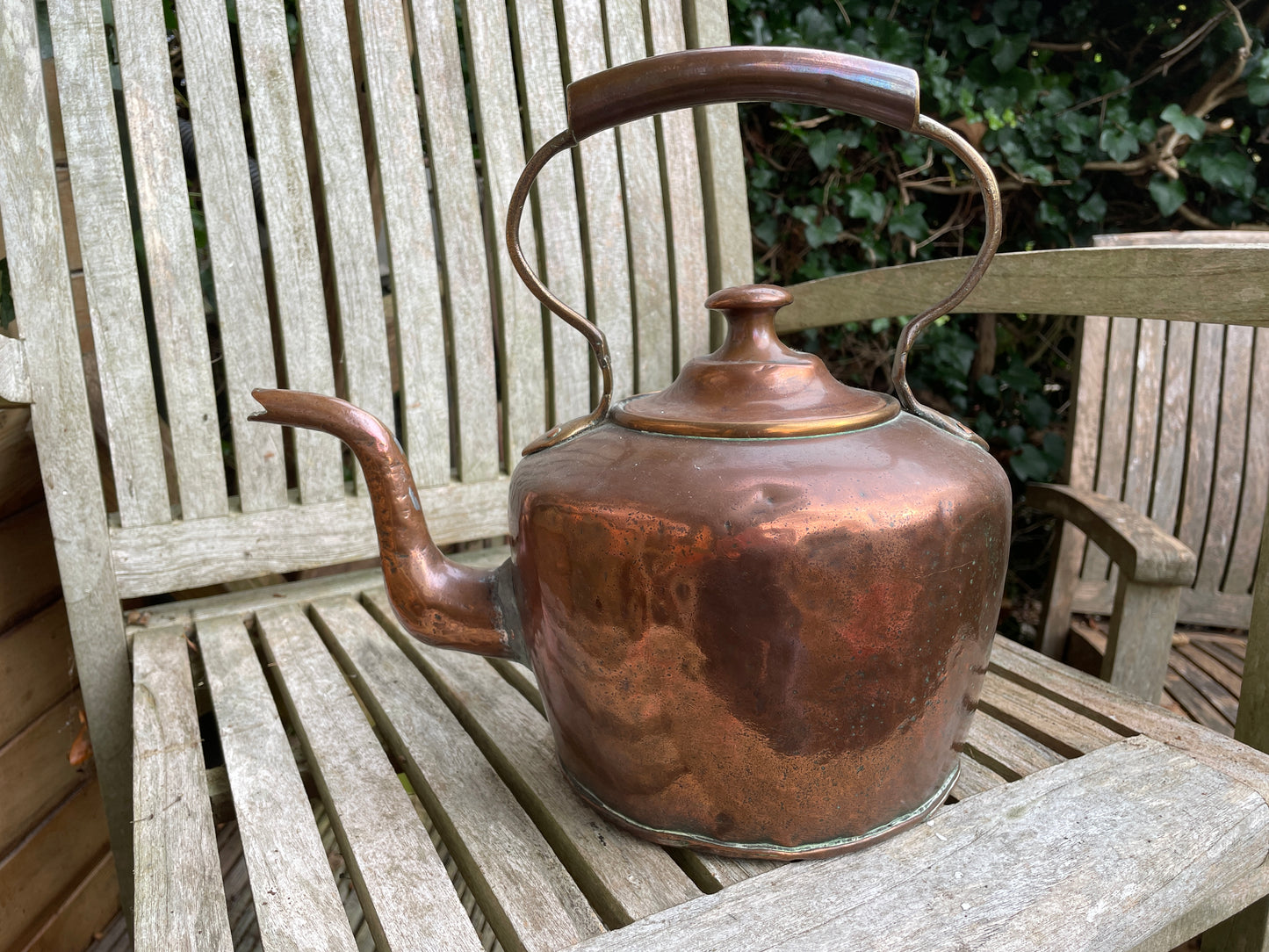 Large Victorian arts and crafts copper and brass hearth kettle 30cm tall