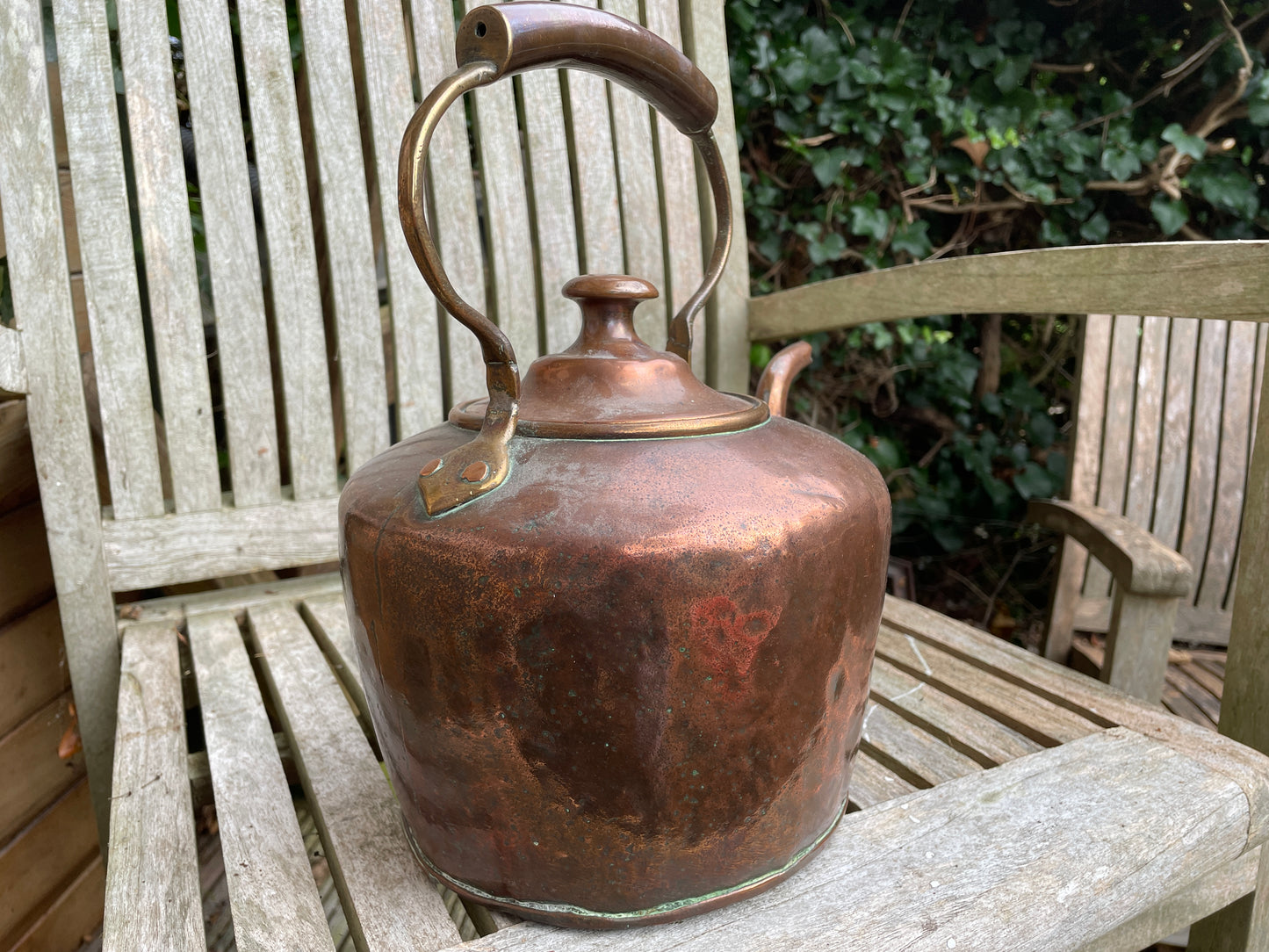 Large Victorian arts and crafts copper and brass hearth kettle 30cm tall