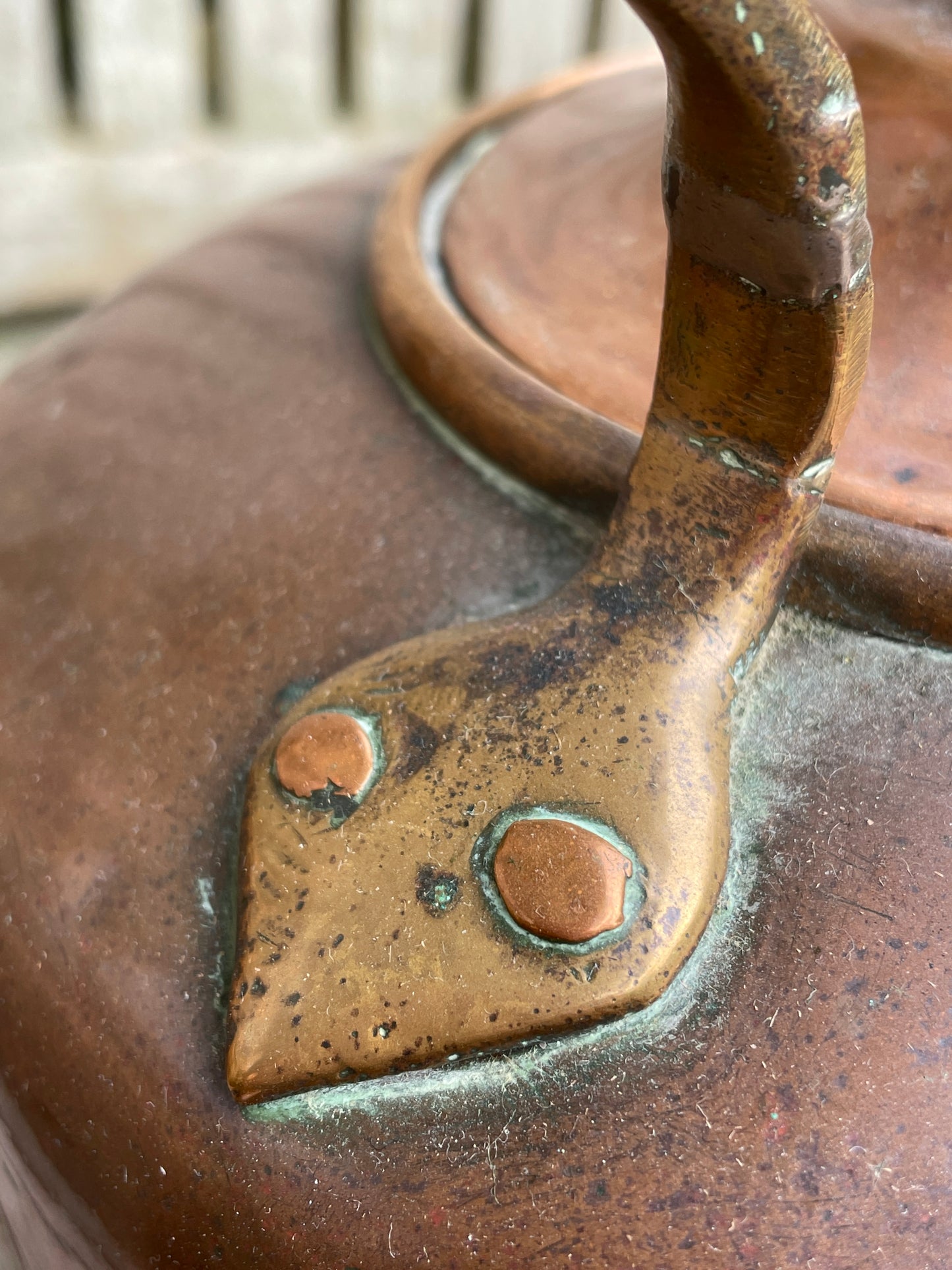 Large Victorian arts and crafts copper and brass hearth kettle 30cm tall