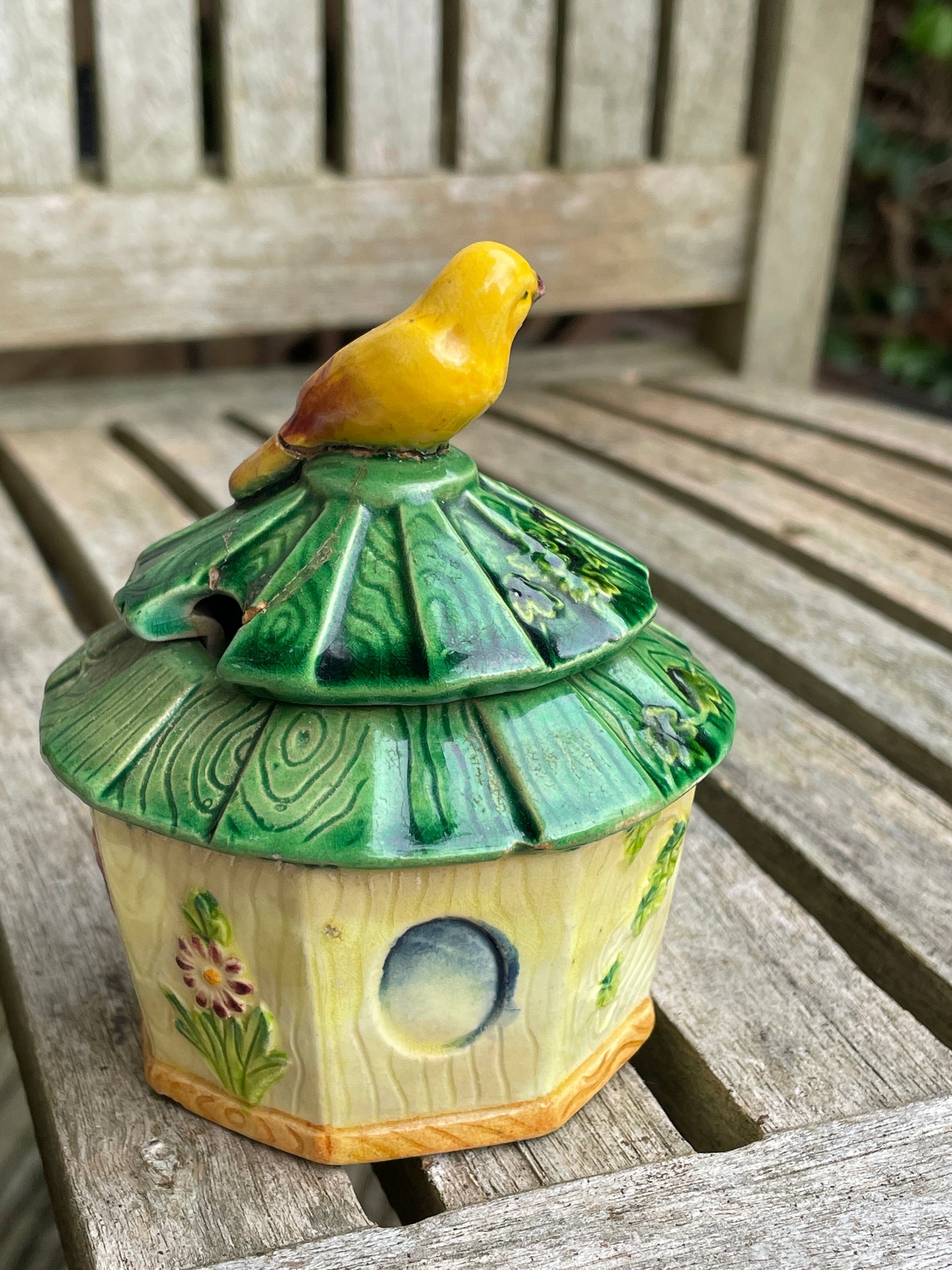 Art Deco Japanese Marutomoware bird preserve pot c1930