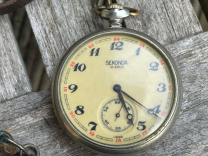 Vintage gents Sekonda 18 jewel USSR Siberian Express train pocket watch 338364 c1950's