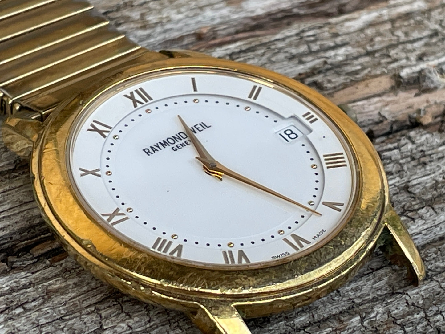 Vintage Raymond Weil Geneve 18k gold plated Unisex Swiss Seven jewel Quartz movement watch