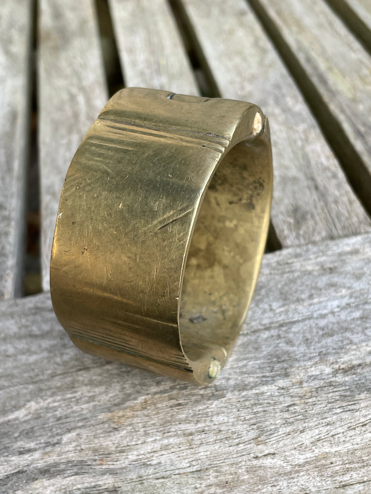 Antique heavy brass Tribal cuff bracelet bangle with hatched engraved pattern 170g