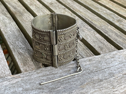 Bedouin white metal bangle cuff bracelet from Yemen