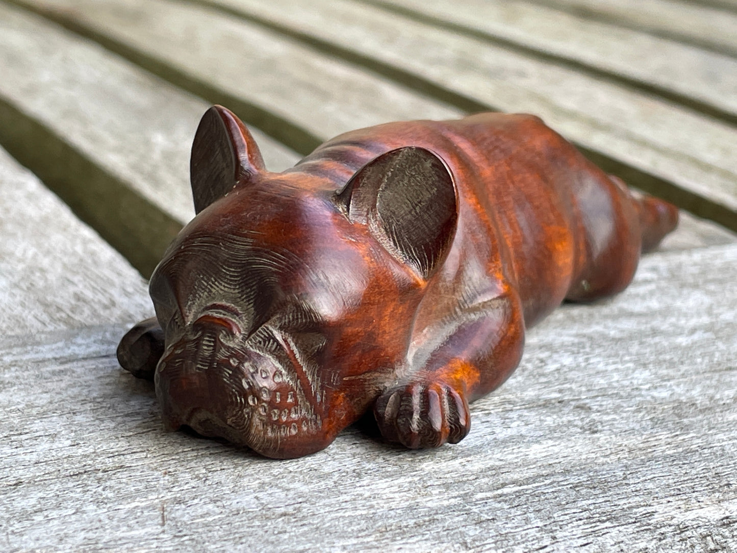 Hand carved French bulldog 8.5cm long