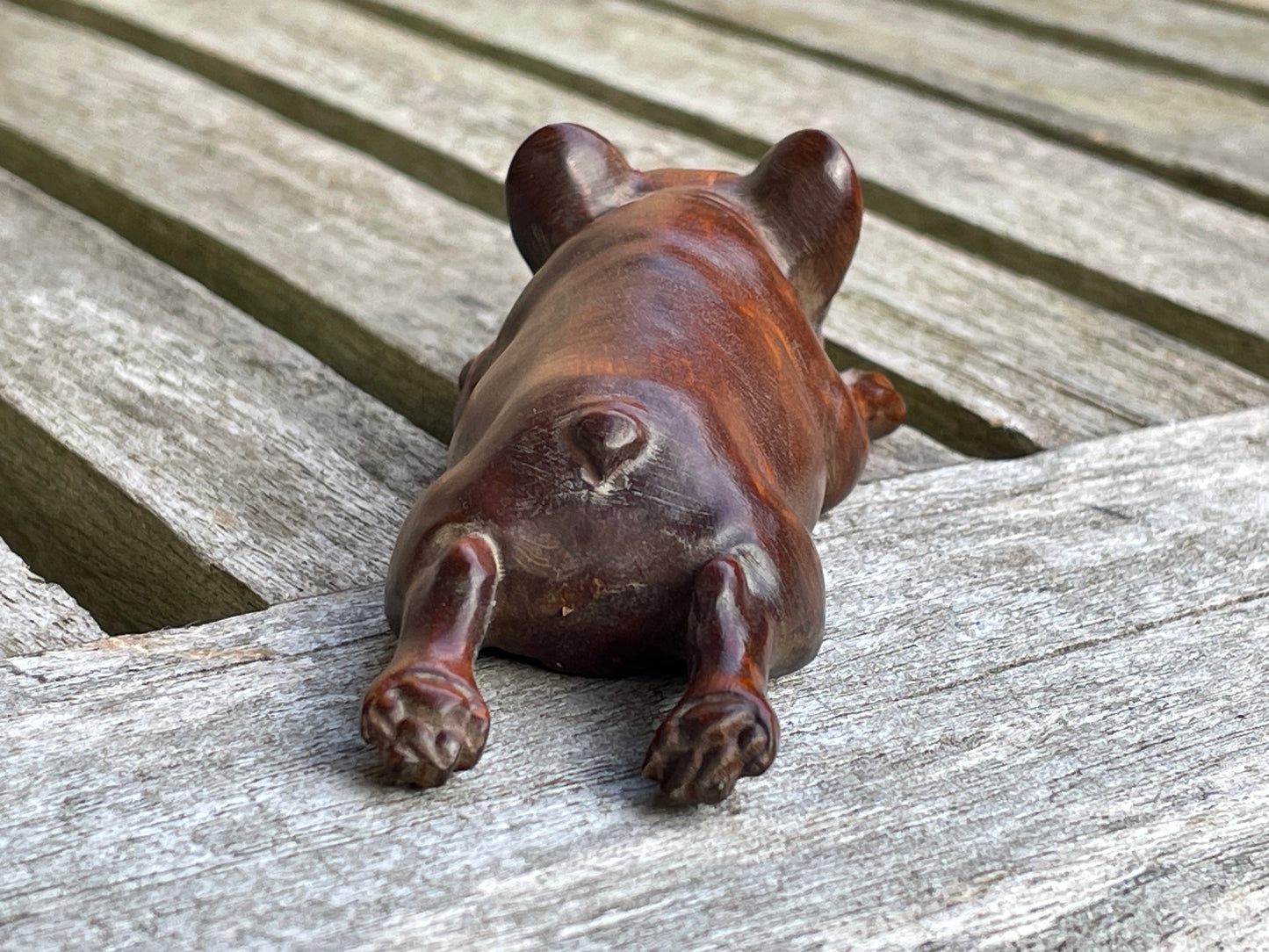 Hand carved French bulldog 8.5cm long