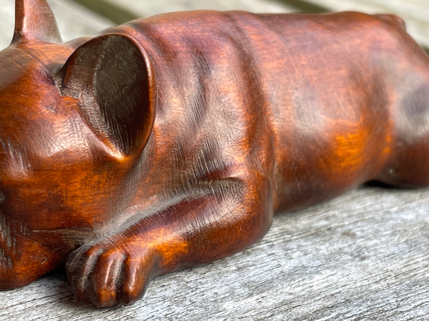 Hand carved French bulldog 8.5cm long