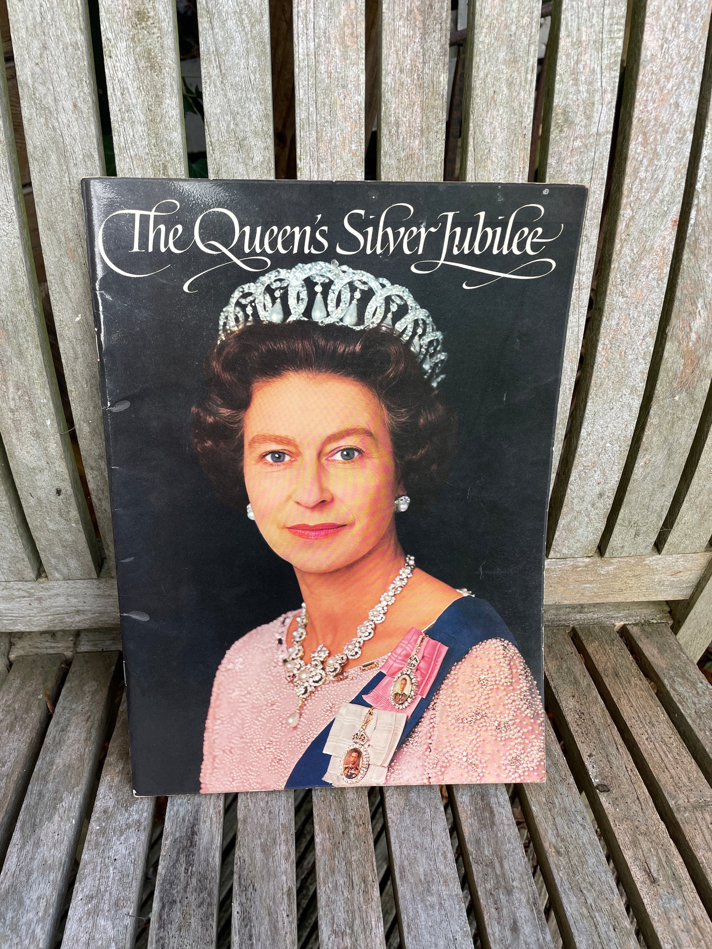 Original The Queens Silver Jubilee colour brochure 1977