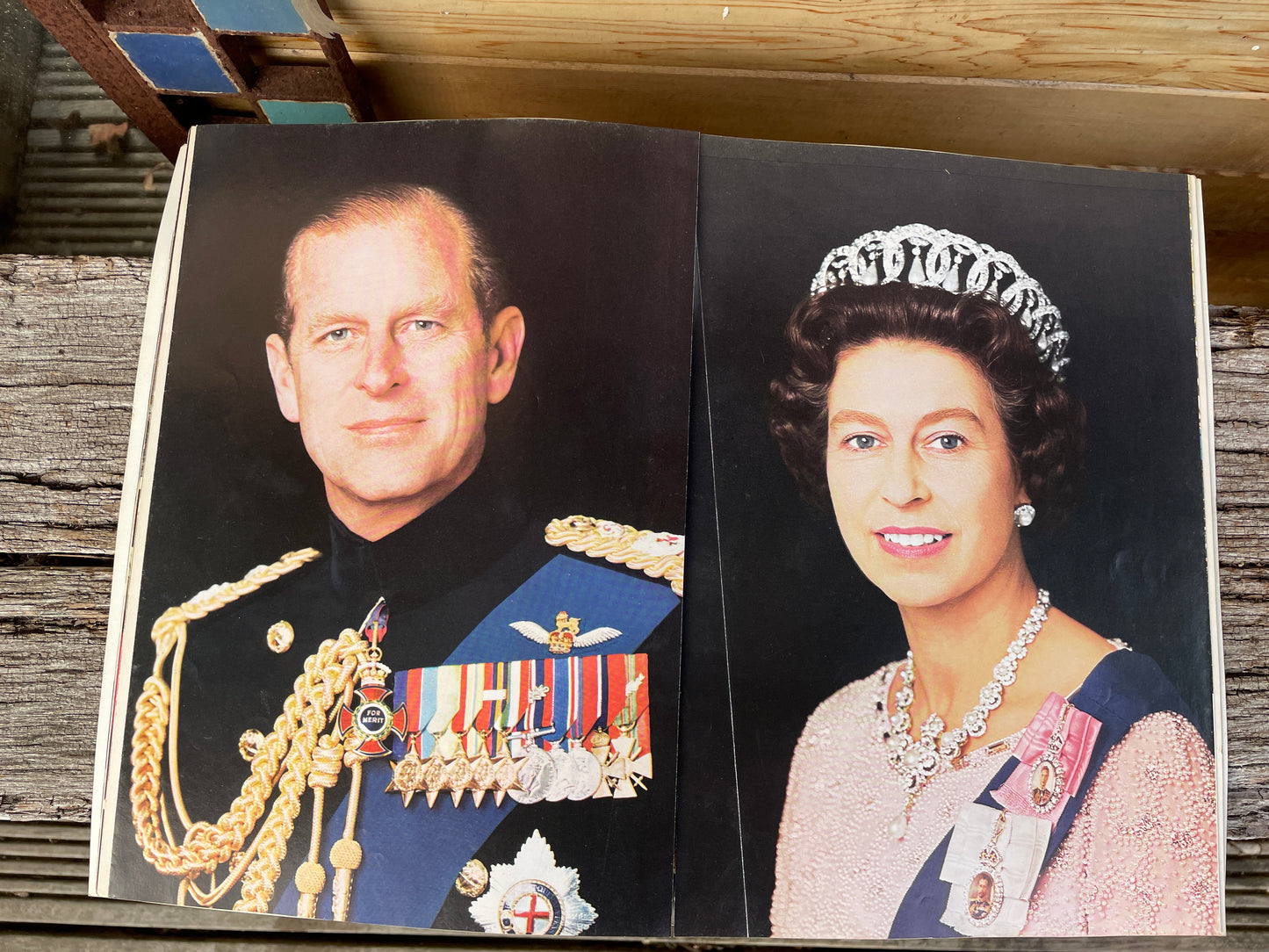 Original The Queens Silver Jubilee colour brochure 1977