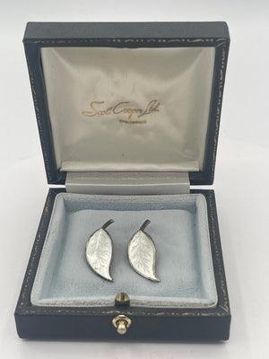 Vintage David-Andersen White Enamel Leaf Clip Earrings by Willy Winnaess, c.1950s