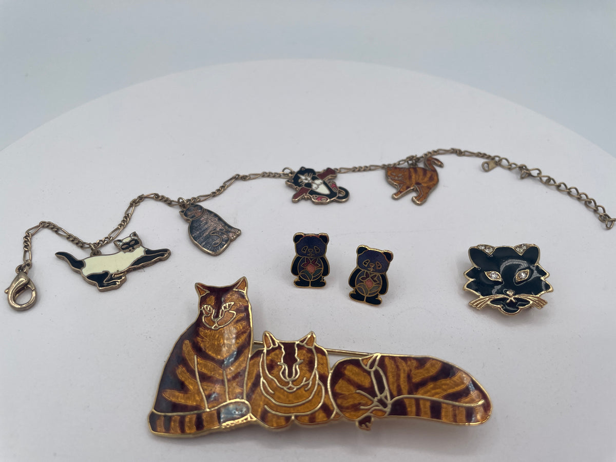 Vintage Fish Enterprises Enamel Cat Jewellery Collection