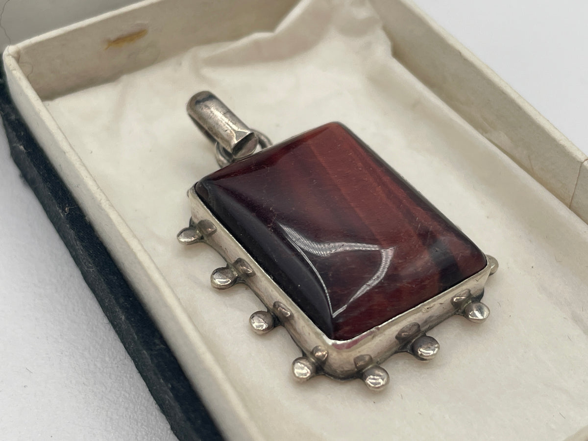 Boxed Sterling Silver Garnet Cabochon Pendant