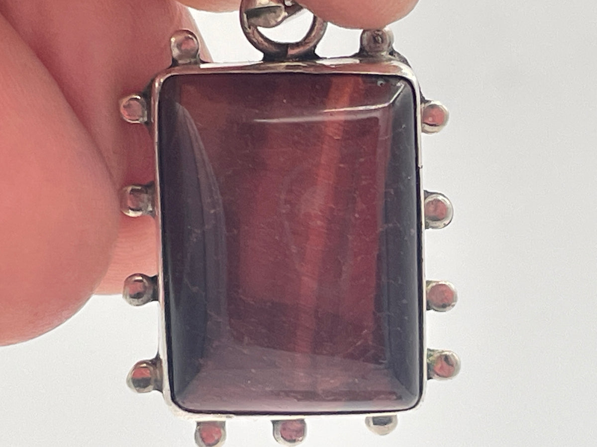 Boxed Sterling Silver Garnet Cabochon Pendant