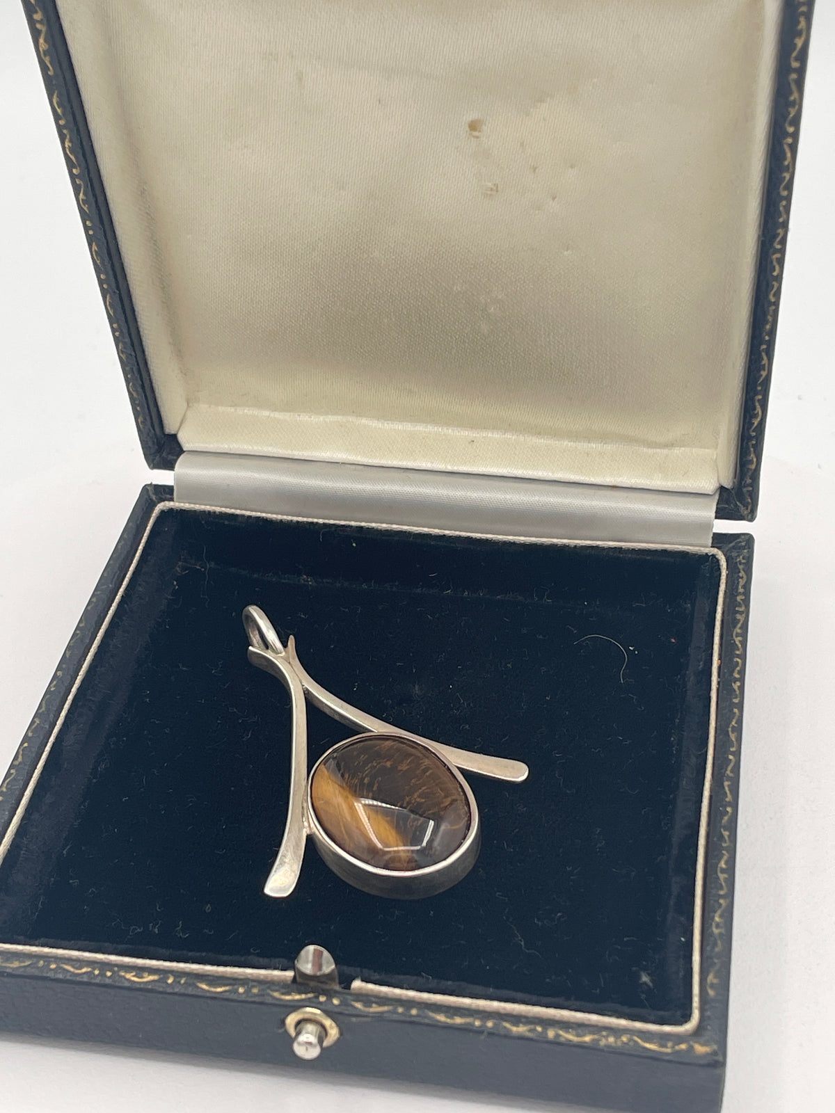 Vintage Sterling Silver Tiger’s-Eye Wishbone Pendant – 15g Boxed