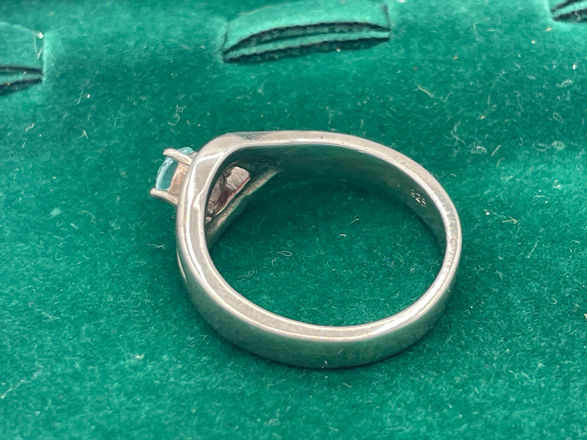 Vintage Sterling Silver Pale Blue Solitaire Ring – Size O