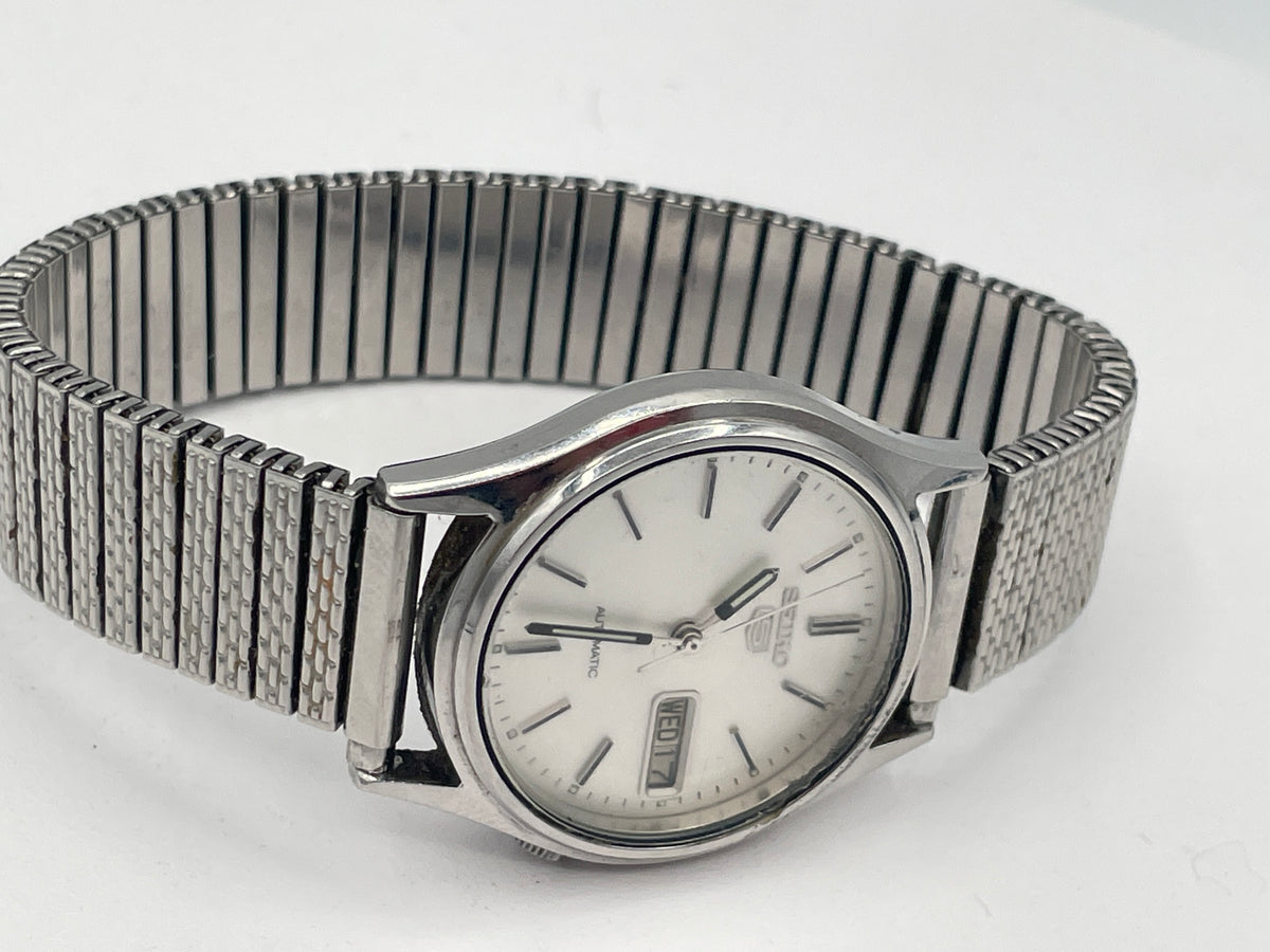 Vintage 1985 Seiko 5 Automatic 7009-3100 Day Date Watch
